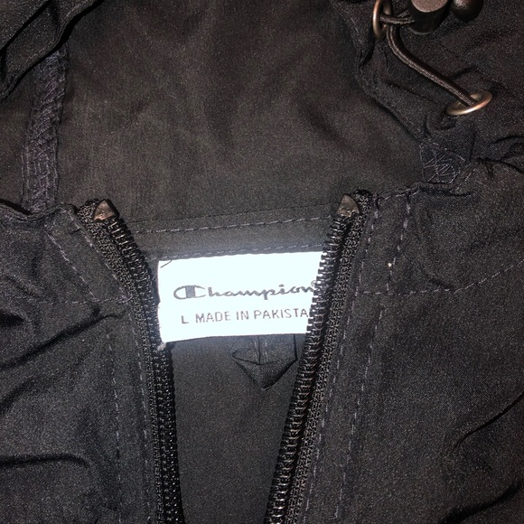 Men’s Champion Ferris State 1/2 Zip Windbreaker - Picture 4 of 6